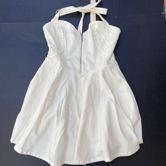 New GUESS Fit & Flare Sweetheart Neckline Halter Pockets SZ 12 - Picture 2 of 8